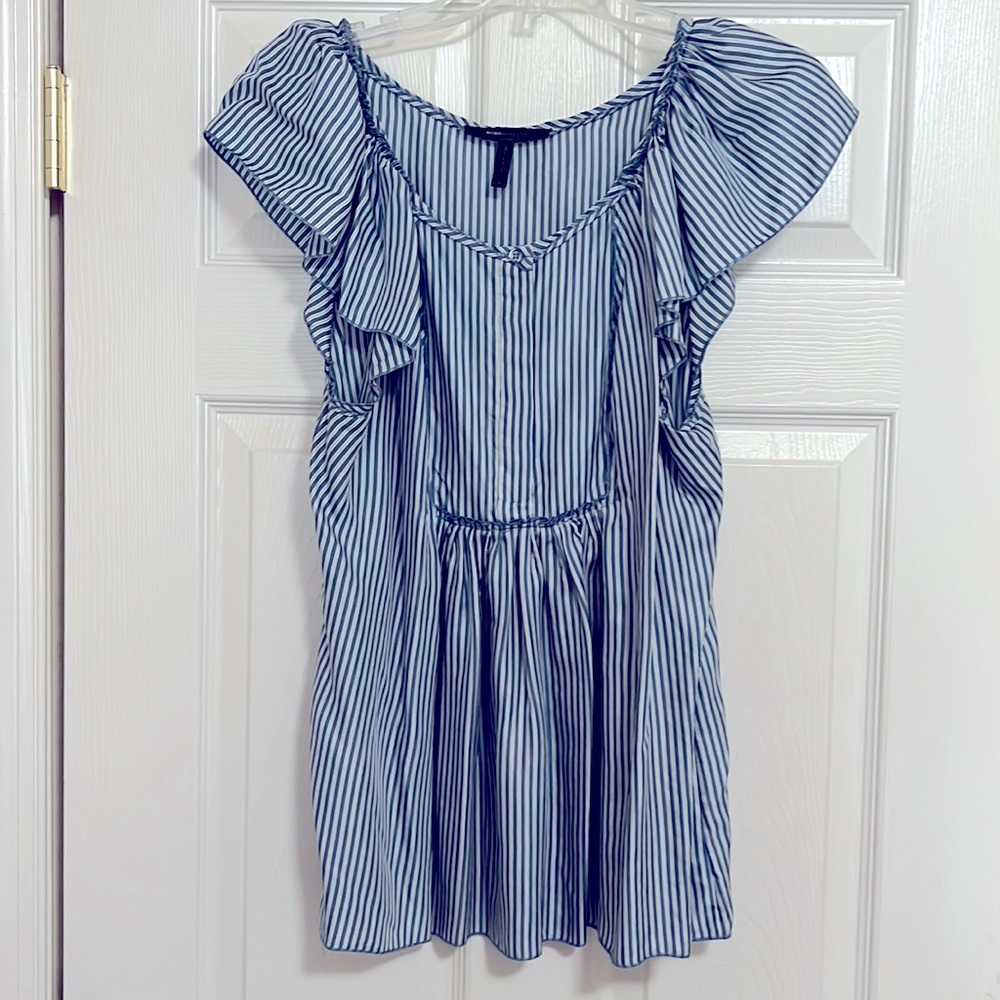 BCBG MAXAZRIA blouse, size M, stripes